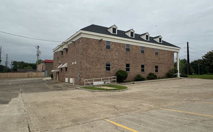Pictures of Office property located at 1400 Youree Dr, Shreveport, LA 71101 for sales - image #1
