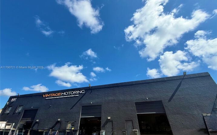 Pictures of Industrial, Retail property located at 14141 SW 142nd St, Miami, FL 33186 for sales - image #1