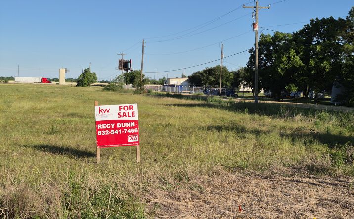 Pictures of Land property located at 8723 Loop 540, Beasley, TX 77417 for sales - image #1