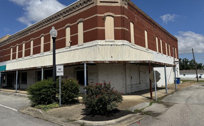 Pictures of Business for Sale, Office property located at 116 E College Street, Kenton, TN 38233 for sales - image #1