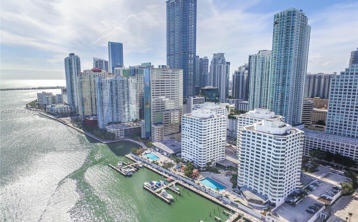 Pictures of Retail, Multifamily property located at 825 Brickell Bay Dr #3CL32, Miami, FL 33131 for sales - image #1