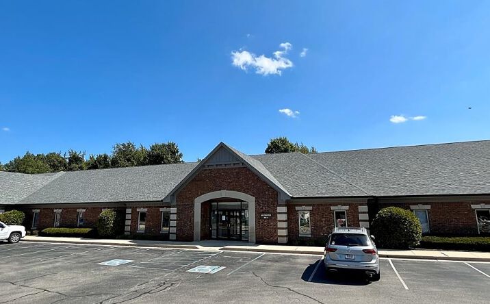 Pictures of Office property located at 373 Meridian Parke Ln, Greenwood, IN 46142 for sales - image #1