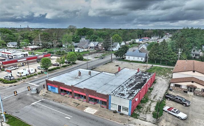 Pictures of Industrial, Retail property located at 1202 E Wood St, Decatur, IL 62521 for sales - image #1