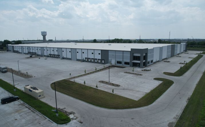 Pictures of Industrial property located at 2301 25th St NW, Altoona, IA 50009 for sales - image #1