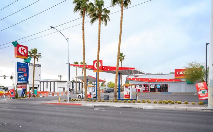 Pictures of Retail property located at 1140 E. Charleston Blvd., Las Vegas, NV 89104 for sales - image #1