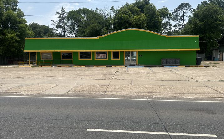 Pictures of Mixed Use, Office, Retail property located at 2160 Barksdale Blvd, Bossier City, LA 71112 for sales - image #1