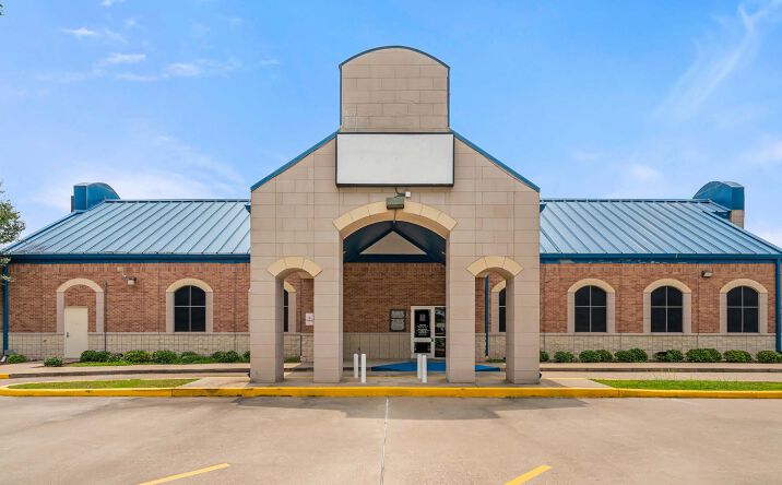 Pictures of Retail property located at 5835 Center St, Pasadena, TX 77505 for sales - image #1
