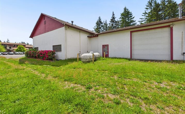 Pictures of Retail, Industrial property located at 20411 Old Hwy 99 SW, Centralia, WA 98531 for sales - image #1