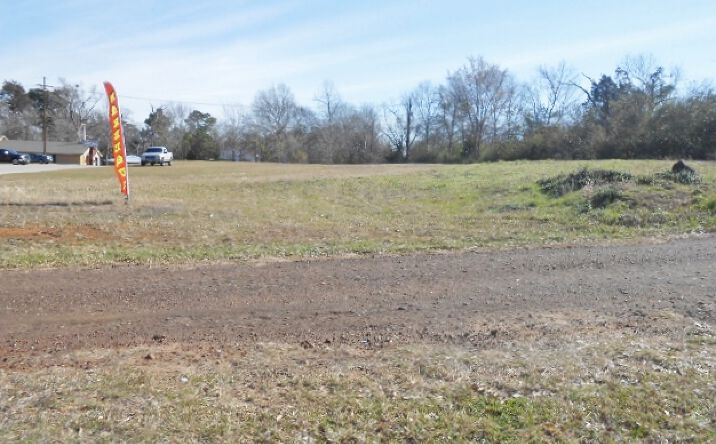 Pictures of Land property located at .921 ac US Hwy 79 N., Henderson, TX 75652 for sales - image #1