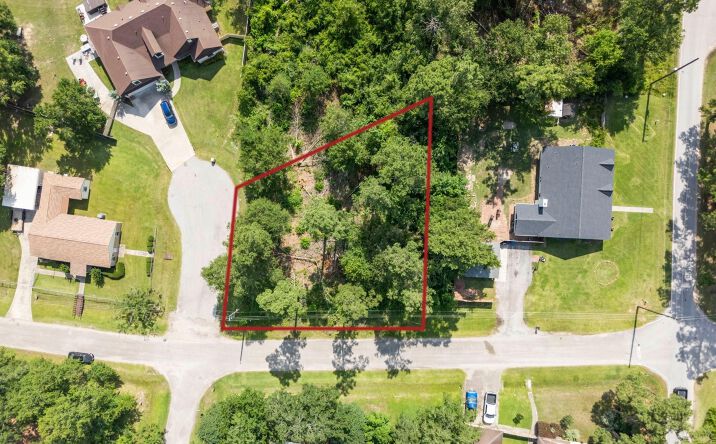 Pictures of Land property located at Tallow Drive, Conroe, TX 77385 for sales - image #1