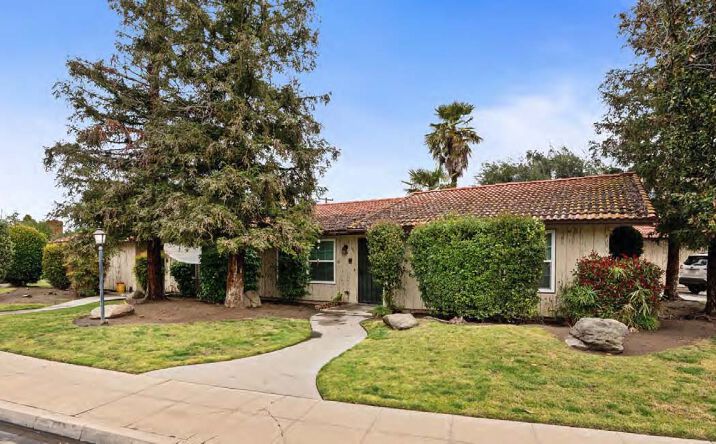 Pictures of Multifamily property located at 1063 Pierce Dr, Clovis, CA 93612 for sales - image #1