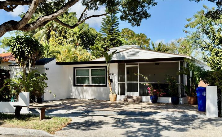 Pictures of Multifamily property located at 2221 SW 26th Lane, Miami, FL 33133 for sales - image #1