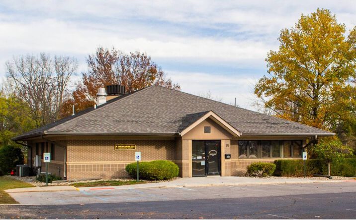 Pictures of Office, Retail property located at 415 Waterfall Dr, Elkhart, IN 46516 for sales - image #1