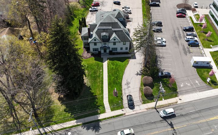Pictures of Office property located at 639 Park Rd, West Hartford, CT 06107 for sales - image #1
