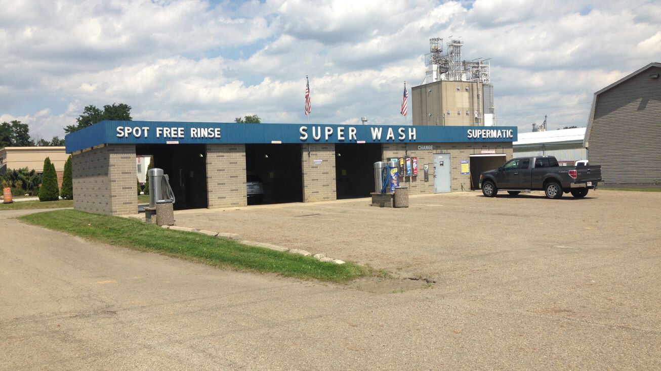 Pictures of Mixed Use property located at 8553 Navarre Rd., Massillon, OH 44646 for sales image 1