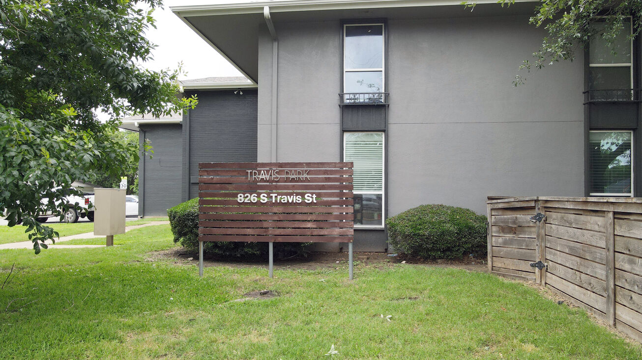 Pictures of Multifamily property located at 826 S Travis St, Sherman, TX 75090 for sales - image #1