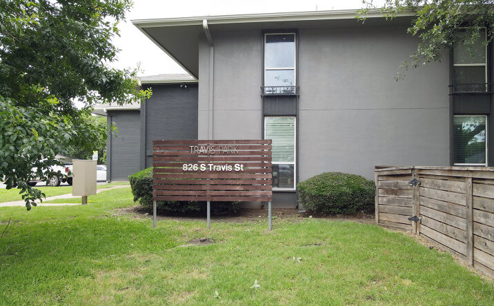Pictures of Multifamily property located at 826 S Travis St, Sherman, TX 75090 for sales - image #1