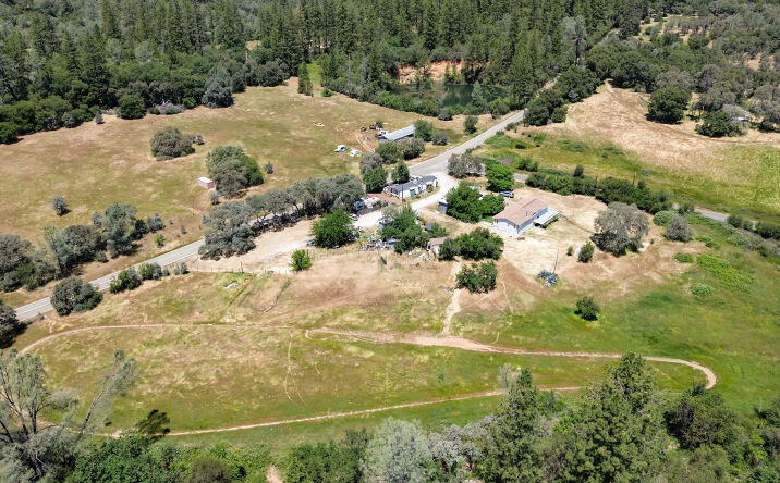 Pictures of Mobile Home Park property located at 22115 Pleasant Valley Rd, North San Juan, CA 95960 for sales - image #1