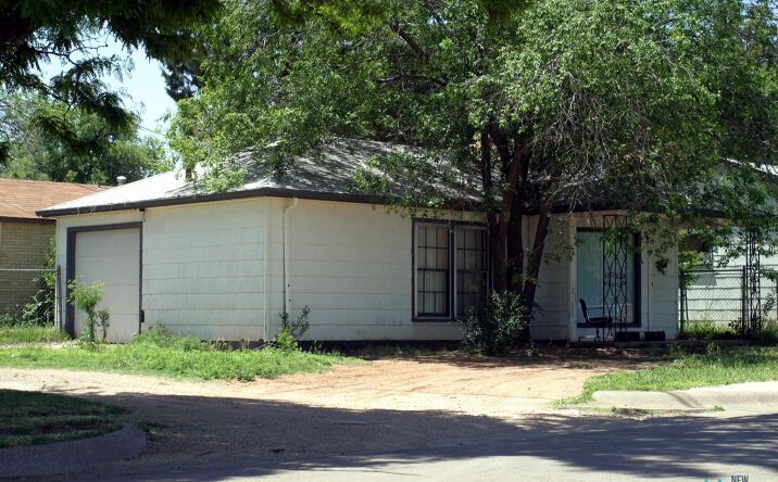 Pictures of Special Purpose property located at 1445 Axtell Street, Clovis, NM 88101 for sales - image #1