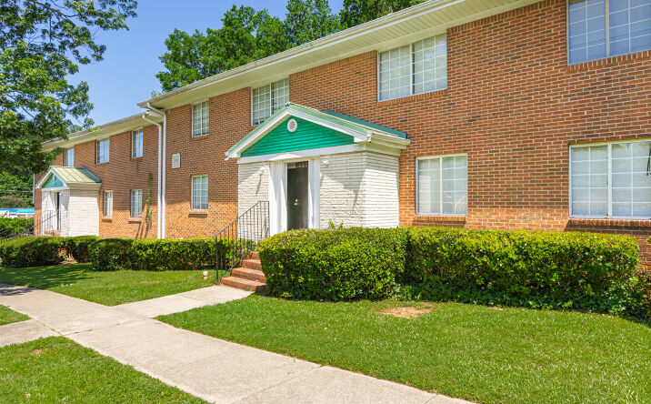 Pictures of Multifamily property located at 2045 Alison Ct SW, Atlanta, GA 30311 for sales - image #1