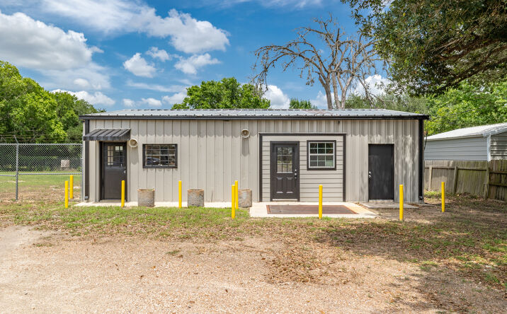 Pictures of Industrial, Mixed Use, Office property located at 530 Seydler Street, Gonzales, TX 78629 for sales - image #1