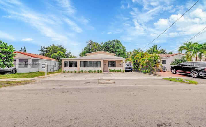 Pictures of Multifamily property located at 435 NW 44th Ave, Miami, FL 33126 for sales - image #1