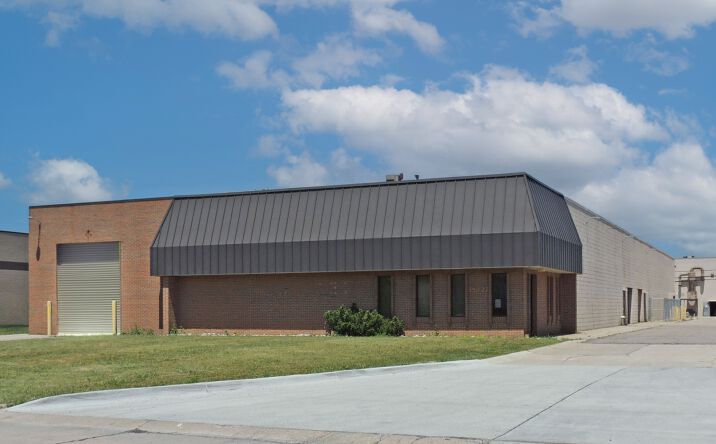 Pictures of Industrial property located at 18321-18333 Mike C Ct, Fraser, MI 48026 for sales - image #1