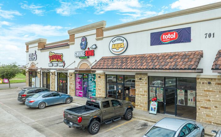 Pictures of Retail property located at 701 E Nolana Loop, Pharr, TX 78577 for sales - image #1