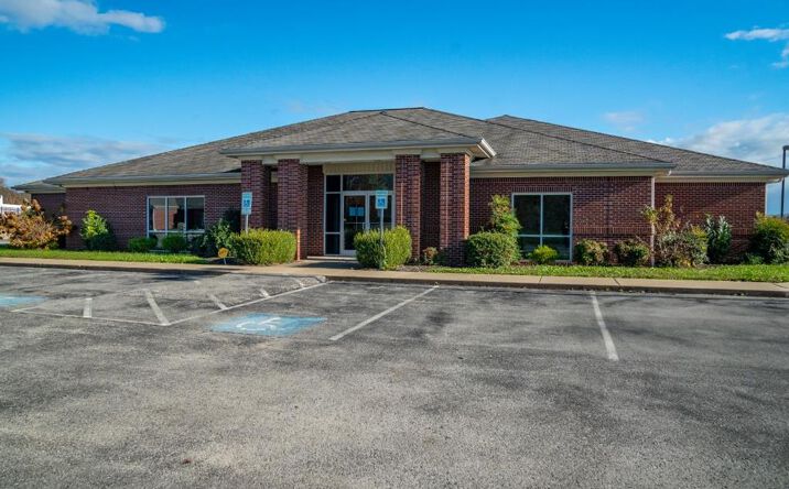 Pictures of Office property located at 114 Keeton Dr, Hopkinsville, KY 42240 for sales - image #1