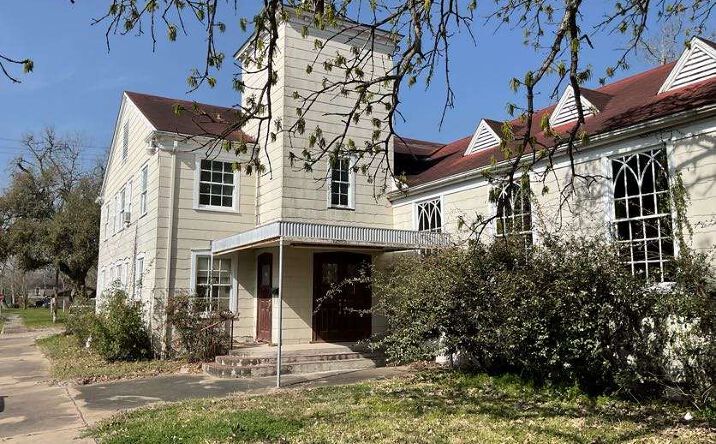 Pictures of Special Purpose property located at 211 E 3rd St, El Campo, TX 77437 for sales - image #1