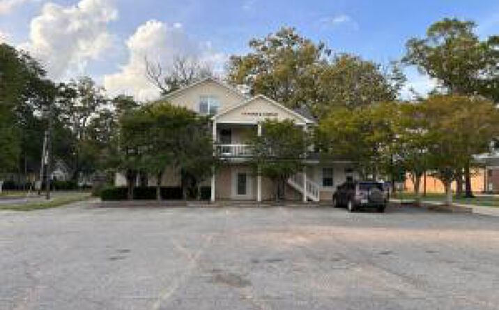 Pictures of Retail property located at 825 W Jefferson St, Tupelo, MS 38804 for sales - image #1