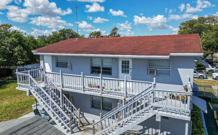 Pictures of Multifamily property located at 4130 SW 20th St, West Park, FL 33023 for sales - image #1