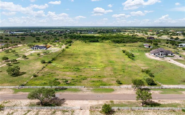 Pictures of Land, Multifamily property located at 21009 Los Venados Drive, Edinburg, TX 78542 for sales - image #1