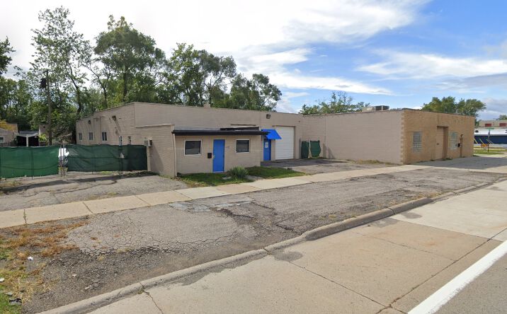 Pictures of Industrial property located at 524 E 10 Mile Rd, Hazel Park, MI 48030 for sales - image #1