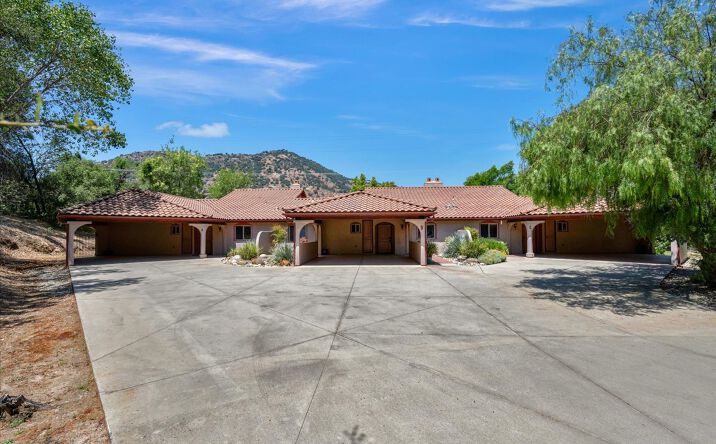 Pictures of Hospitality property located at 29673 Rock Crk Dr, Three Rivers, CA 93271 for sales - image #1
