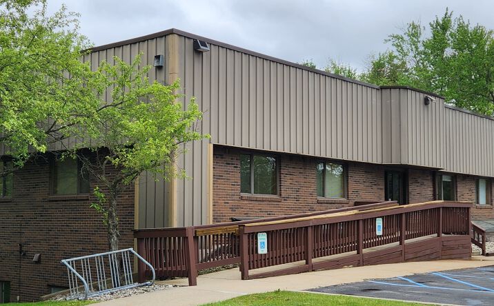 Pictures of Office property located at 1451 E Lansing Dr, East Lansing, MI 48823 for sales - image #1