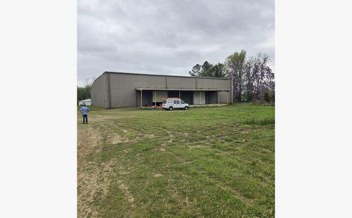 Pictures of Industrial property located at 318 S Moore St, Sanford, NC 27330 for sales - image #1