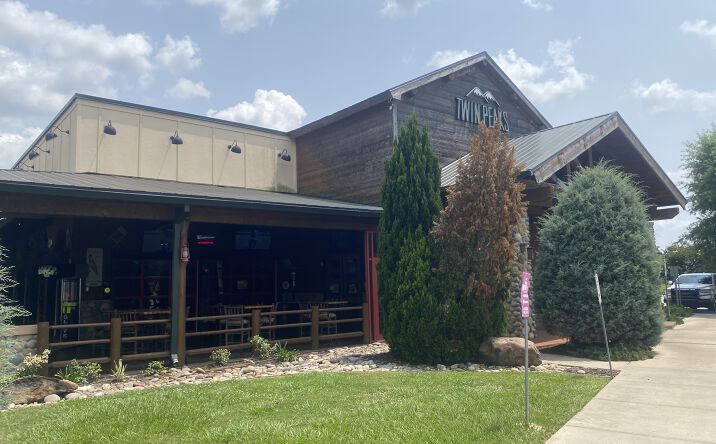 Pictures of Retail property located at 5801 Johnston St, Lafayette, LA 70506 for sales - image #1
