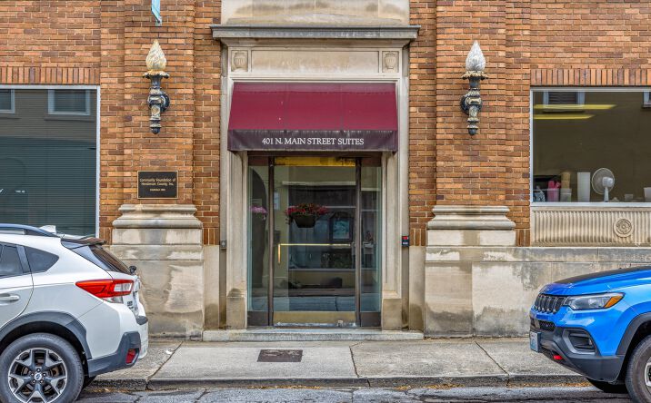 Pictures of Office property located at 401 N Main St., Hendersonville, NC 28792 for sales - image #1