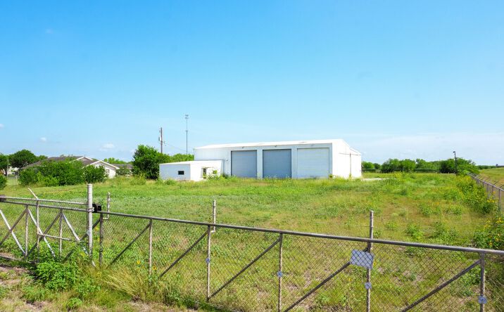 Pictures of Industrial property located at 552 E Austin St, Robstown, TX 78380 for sales - image #1