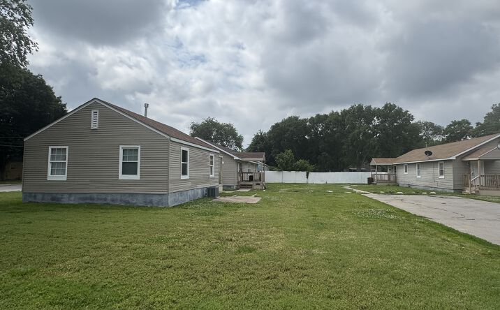 Pictures of Multifamily property located at 4401 E Lincoln St, Wichita, KS 67218 for sales - image #1
