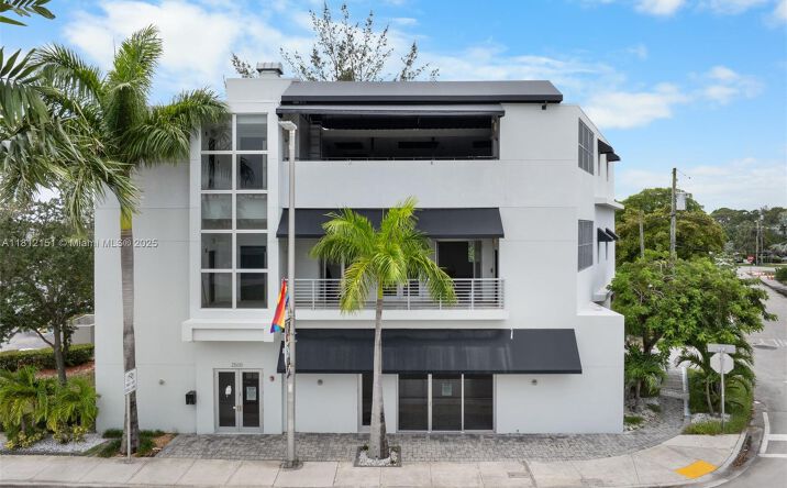 Pictures of Mixed Use, Retail, Special Purpose property located at 2500 Wilton Dr, Wilton Manors, FL 33305 for sales - image #1