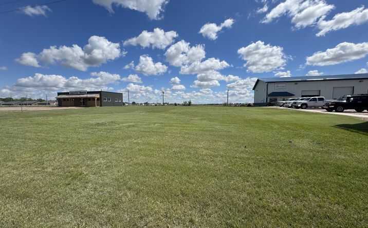 Pictures of Land property located at 21st St SW, Huron, SD 57350 for sales - image #1