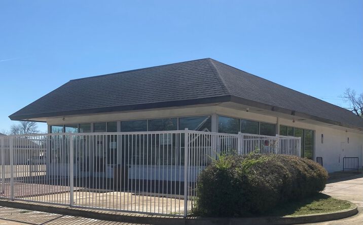 Pictures of Retail property located at 506 W Main St., Clarksville, TX 75426 for sales - image #1