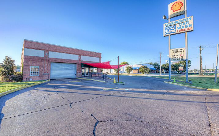 image of property at 1112 E BERT KOUNS INDUSTRIAL LOOP Shreveport LA 71105-5627