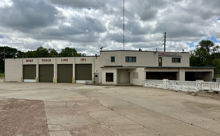 Pictures of Industrial property located at 2400 3rd St, Sioux City, IA 51101 for sales - image #1
