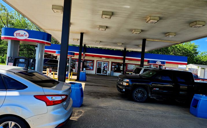 Pictures of Retail property located at 15920 & 16000 I-30 N, BENTON, AR 72019 for sales - image #1