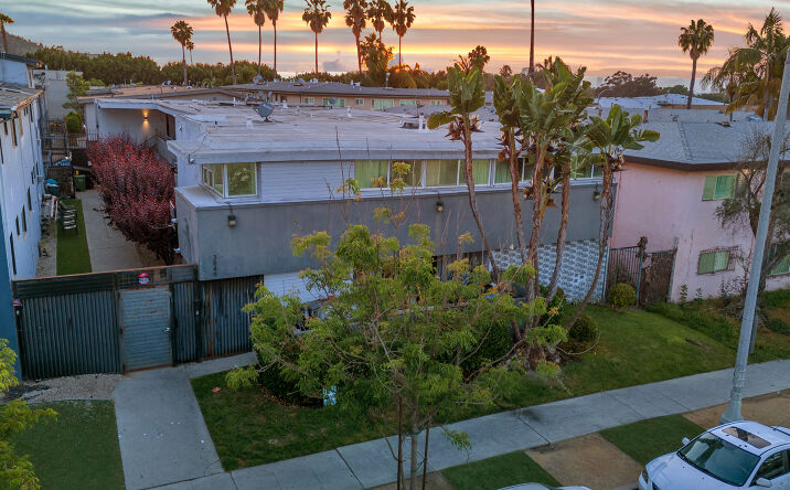 Pictures of Multifamily property located at 3849 Stevely Ave, Los Angeles, CA 90008 for sales - image #1