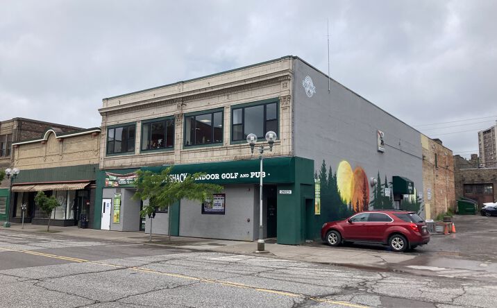Pictures of Retail property located at 2023 W Superior St, Duluth, MN 55806 for sales - image #1