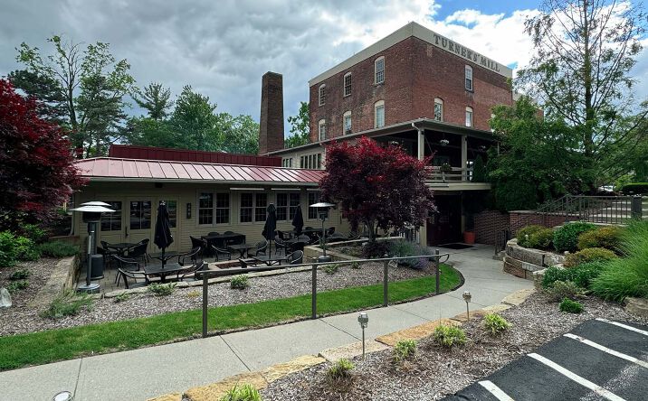 Pictures of Retail, Office, Mixed Use property located at 36 E Streetsboro St, Hudson, OH 44236 for sales - image #1